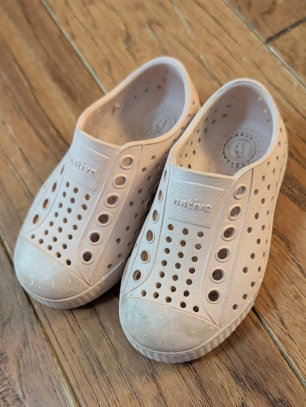 Native Kids Jefferson Slip-On Shoe in Light Pink